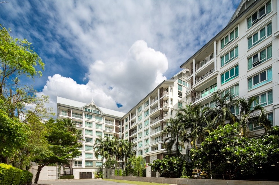 THE BANGKOK SATHON - TAKSIN