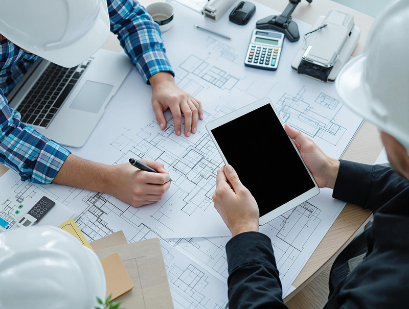 จ้าง CM หรือคุมงานก่อสร้างเอง แบบไหนคุ้มกว่า? เปรียบเทียบข้อดี-ข้อเสียที่เจ้าของโครงการควรรู้